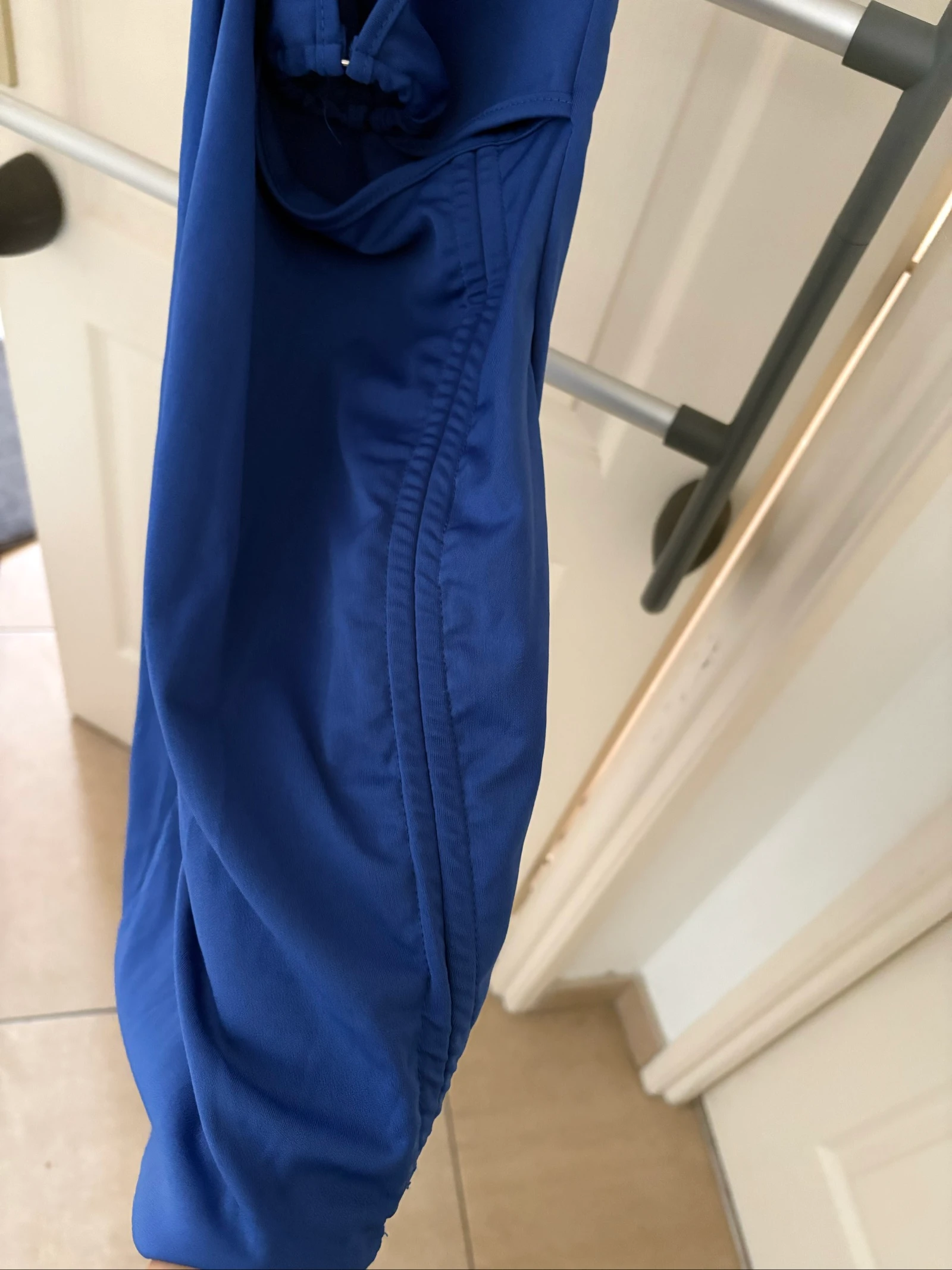 Asymmetrische blauwe rugvrije jurk - Maat XS/XXS – photo 7